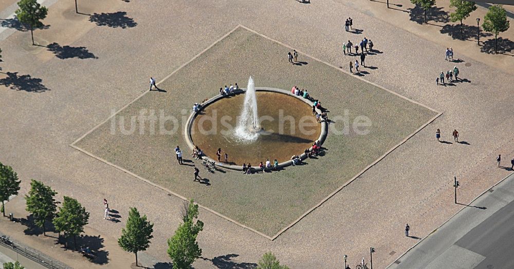 Luftbild Potsdam - Platz- Ensemble mit Springbrunnen im Innenstadt- Zentrum im Ortsteil Westliche Vorstadt in Potsdam im Bundesland Brandenburg