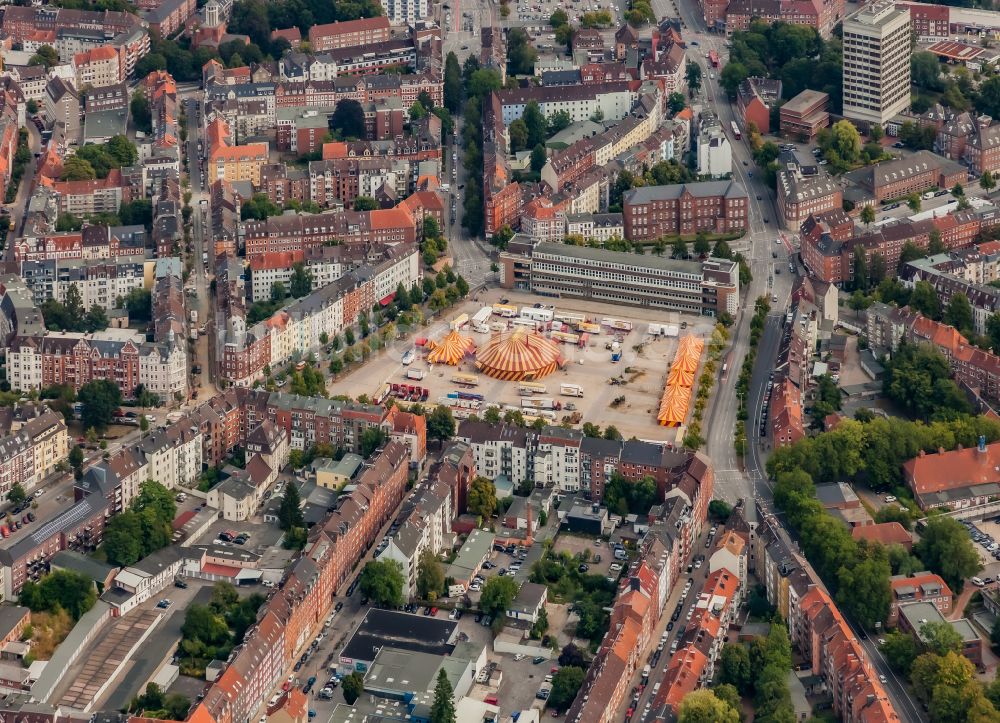 Luftaufnahme Kiel - Platz- Ensemble Wilhelmplatz in Kiel im Bundesland Schleswig-Holstein, Deutschland