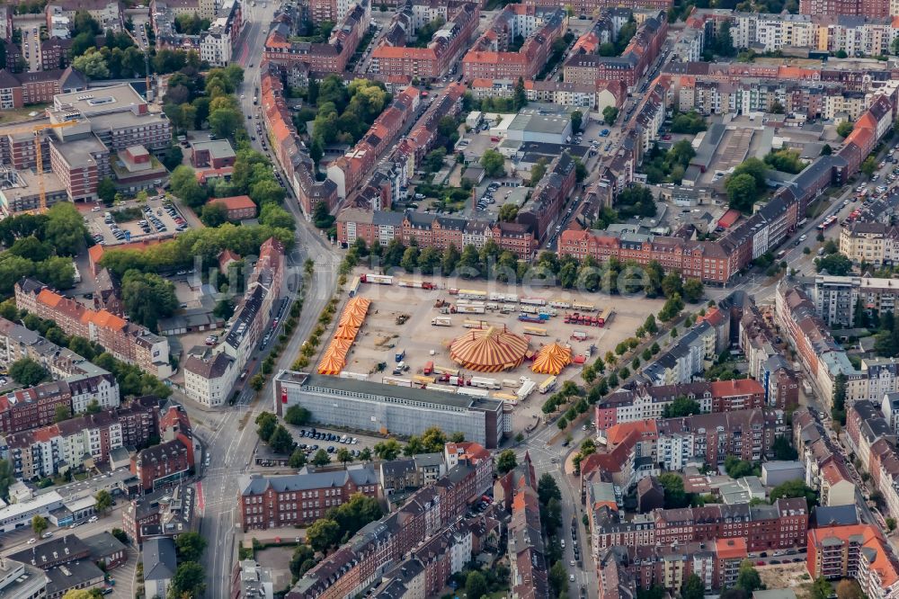 Luftaufnahme Kiel - Platz- Ensemble Wilhelmplatz in Kiel im Bundesland Schleswig-Holstein, Deutschland