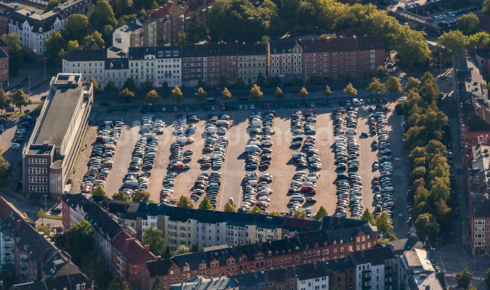 Kiel aus der Vogelperspektive: Platz- Ensemble Wilhelmplatz in Kiel im Bundesland Schleswig-Holstein, Deutschland