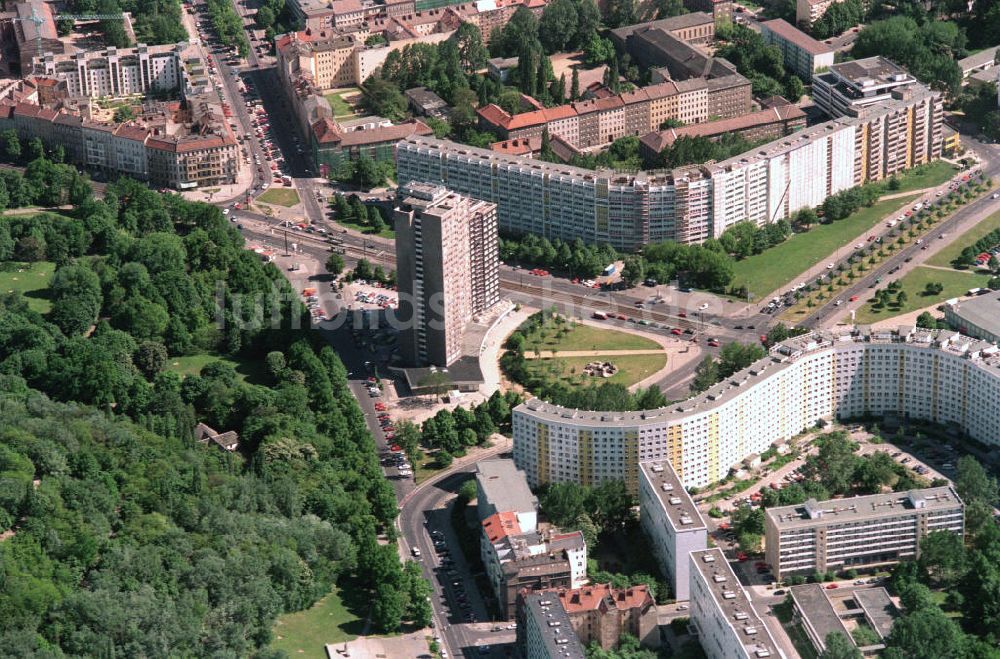 Luftaufnahme Berlin Friedrichshain - Platz der Vereinten Nationen in Berlin-Friedrichshain