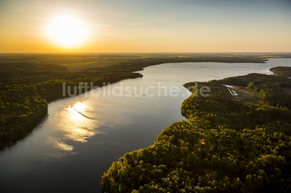 Stuer aus der Vogelperspektive: Plauer See bei Stuer im Bundesland Mecklenburg-Vorpommern