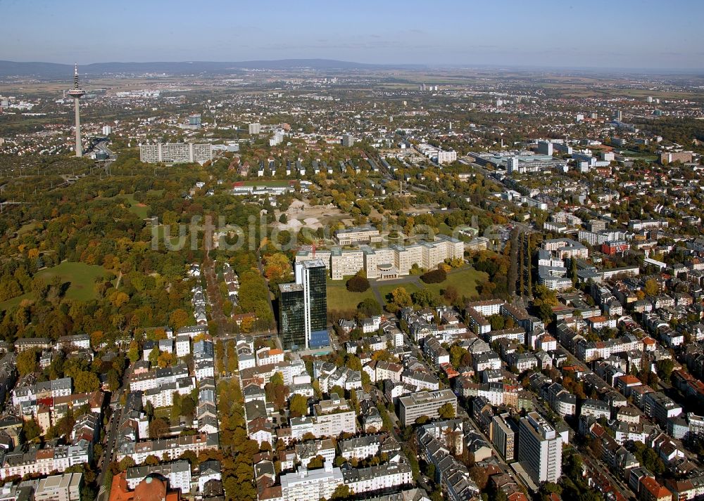 Luftaufnahme Frankfurt am Main - Pölzig-Bau, dem ehemaligen IG-Farben Haus in Frankfurt am Main in Hessen