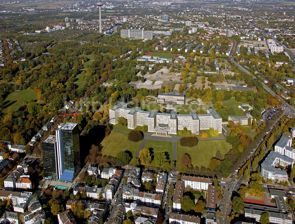 Luftaufnahme Frankfurt am Main - Pölzig-Bau, dem ehemaligen IG-Farben Haus in Frankfurt am Main in Hessen