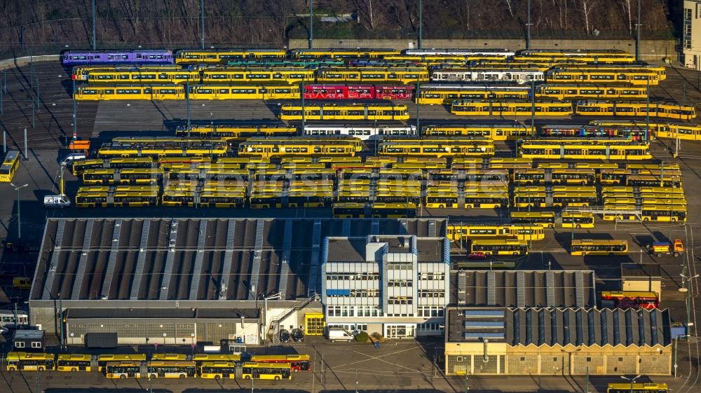 Luftaufnahme Essen - ÖPNV Nahnverkehr Strassenbahndepot der Essener Verkehrsbetriebe ( Essener Verkehrs-AG EVAG) in Essen im Bundesland Nordrhein-Westfalen