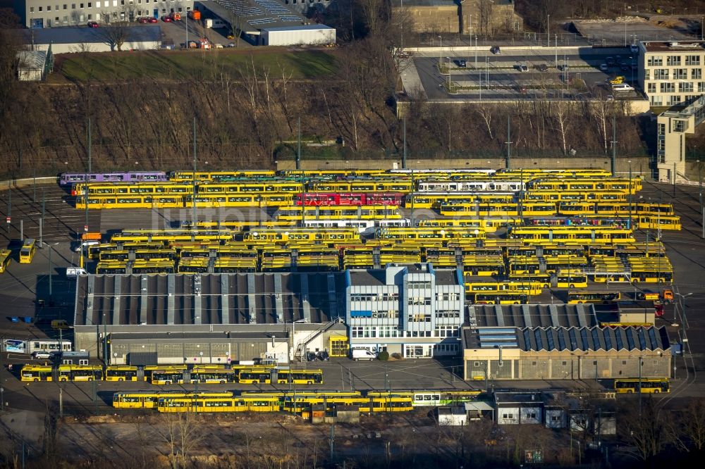 Essen von oben - ÖPNV Nahnverkehr Strassenbahndepot der Essener Verkehrsbetriebe ( Essener Verkehrs-AG EVAG) in Essen im Bundesland Nordrhein-Westfalen