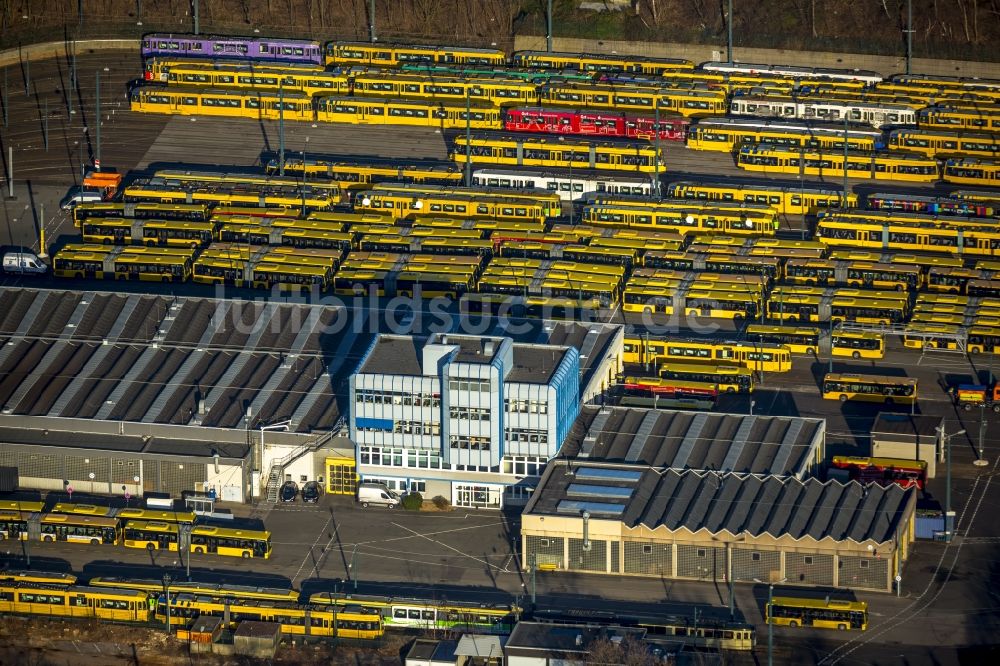 Luftbild Essen - ÖPNV Nahnverkehr Strassenbahndepot der Essener Verkehrsbetriebe ( Essener Verkehrs-AG EVAG) in Essen im Bundesland Nordrhein-Westfalen