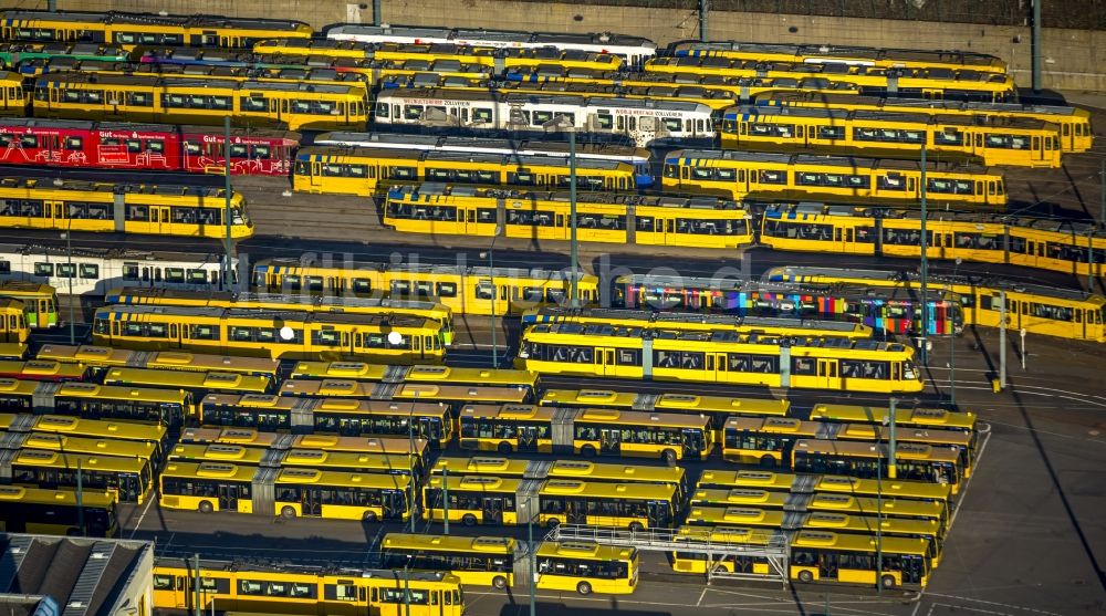 Luftaufnahme Essen - ÖPNV Nahnverkehr Strassenbahndepot der Essener Verkehrsbetriebe ( Essener Verkehrs-AG EVAG) in Essen im Bundesland Nordrhein-Westfalen