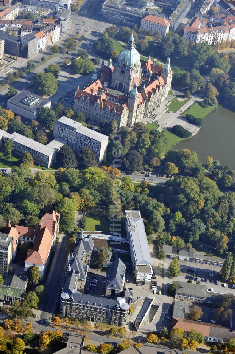 Luftaufnahme Hannover - Polizeidirektion und Neues Rathaus Hannover