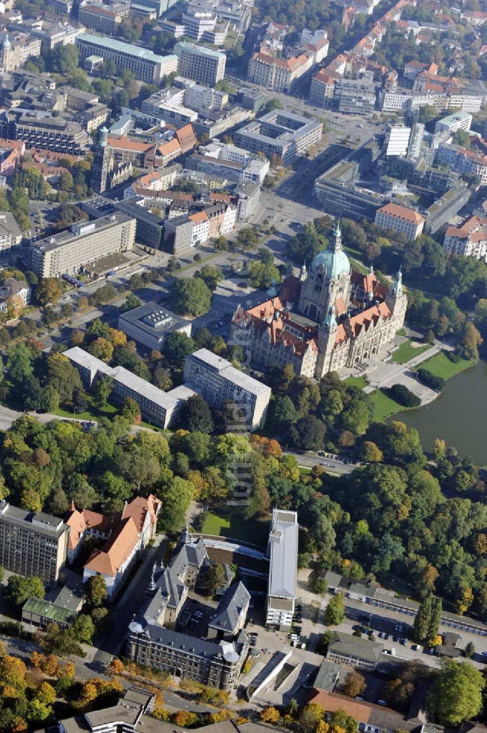 Hannover von oben - Polizeidirektion und Neues Rathaus Hannover