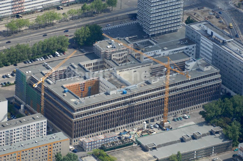 Berlin aus der Vogelperspektive: Polizeipräsidium in der Keibelstraße in Berlin-Mitte