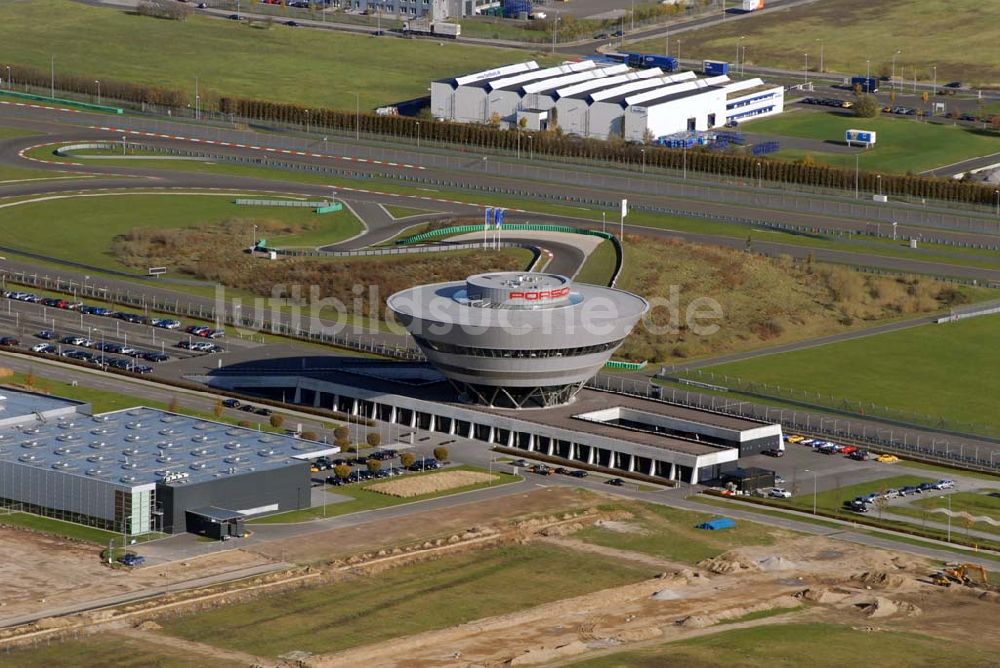 Leipzig aus der Vogelperspektive: Porschezentrum Leipzig