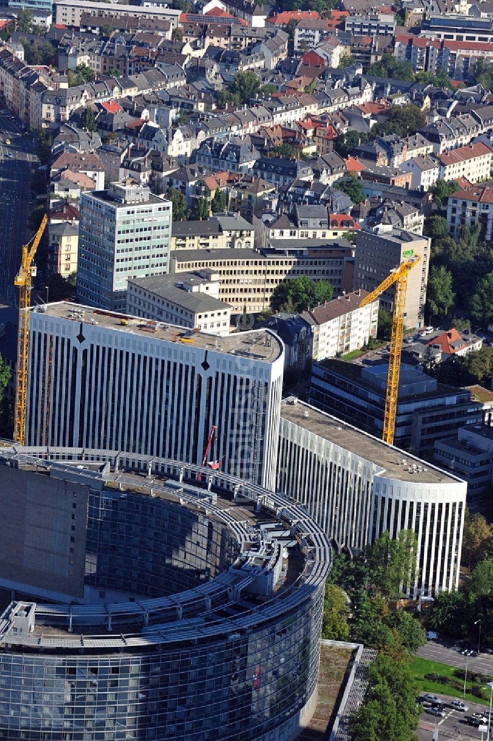 Frankfurt am Main aus der Vogelperspektive: Poseidon-Haus in Frankfurt am Main / Westend Süd im Bundesland Hessen