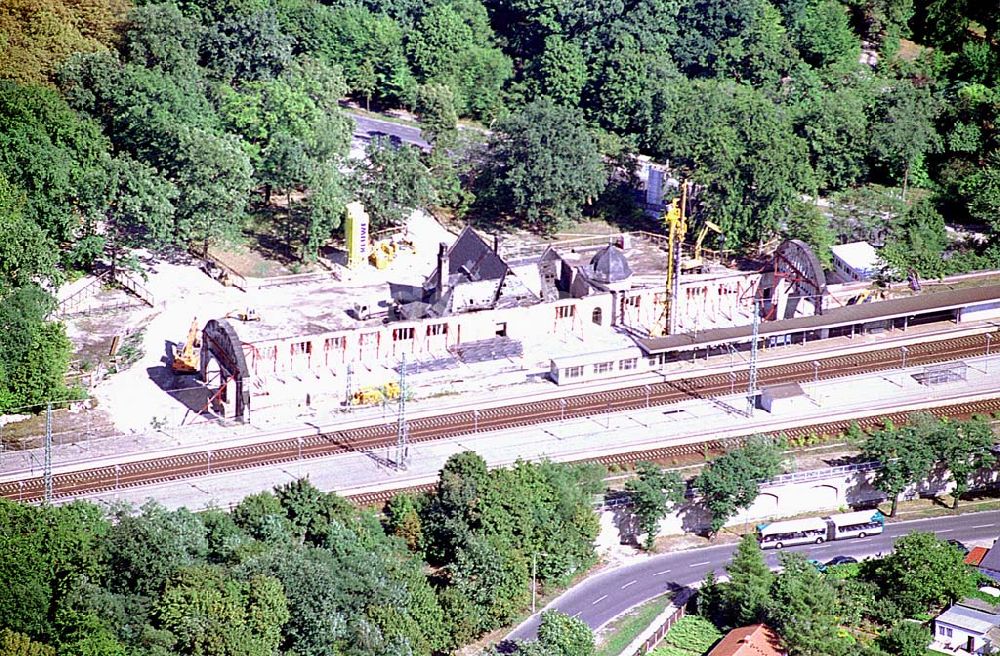 Luftaufnahme Potsdam / Brandenburg - Potsdam / Brandenburg Rekonstruktion des Kaiser-Bahnhofs in der Nähe vom neuen Pallee (Institut für Lehrerbildung) in Potsdam 06