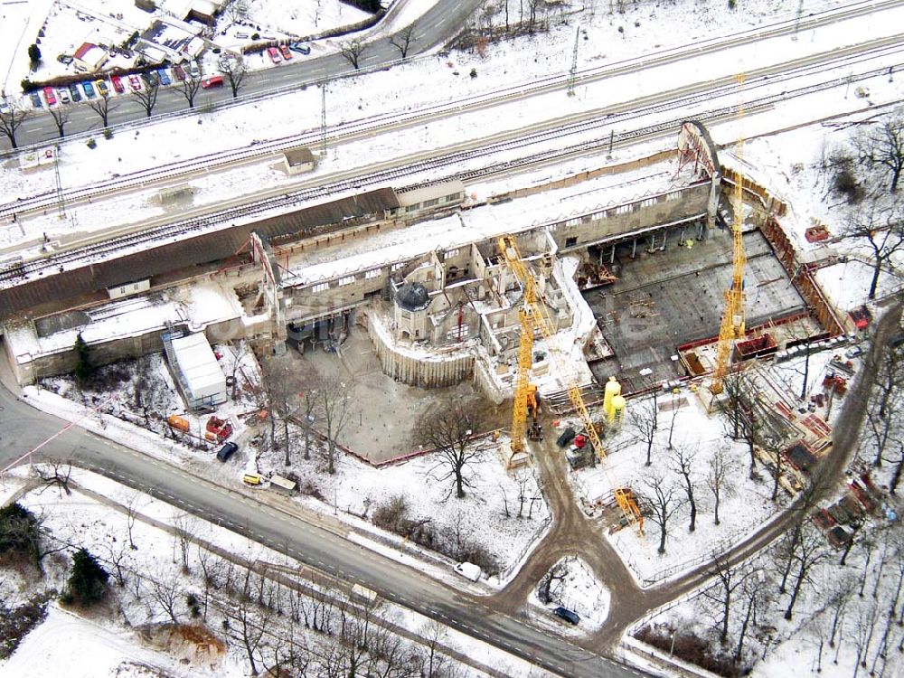 Luftaufnahme Potsdam/Brandenburg - Potsdam / Brandenburg Rekonstruktion des Kaiser-Bahnhofs in der Nähe vom neuen Pallee (Institut für Lehrerbildung) in Potsdam Firmen: 1) HochTief Construction AG <www