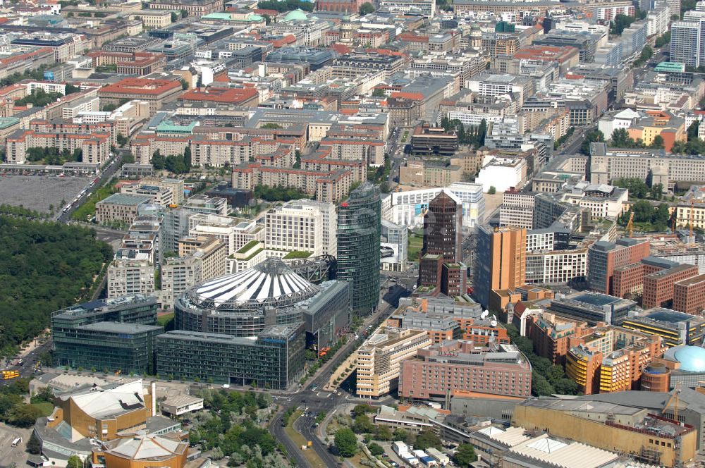 Luftaufnahme Berlin - Potsdamer Platz mit dem Bahntower am Sony Center