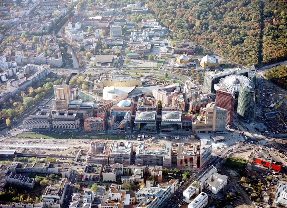 Berlin - Tiergarten aus der Vogelperspektive: Potsdamer Platz in Berlin.