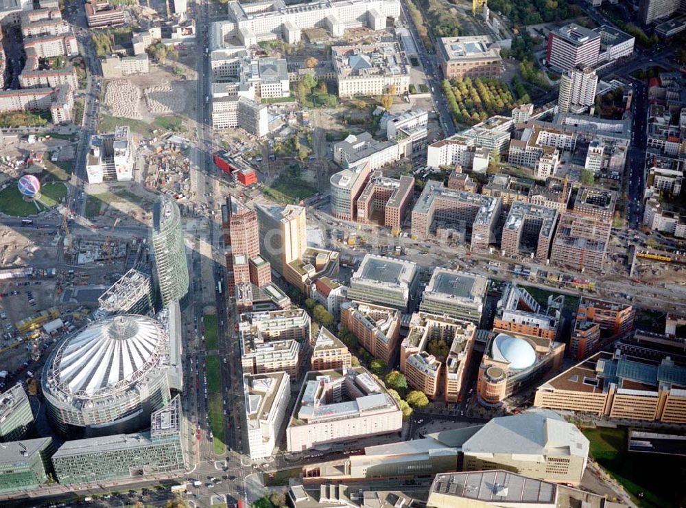 Berlin - Tiergarten aus der Vogelperspektive: Potsdamer Platz in Berlin.