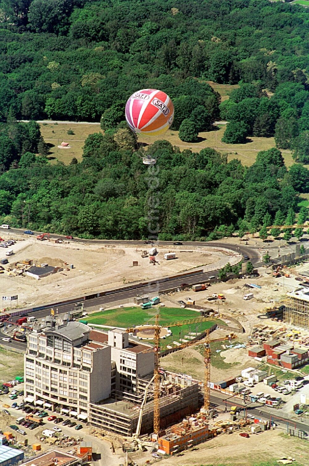 Berlin von oben - Potsdamer Platz im Innenstadt- Zentrum in Berlin