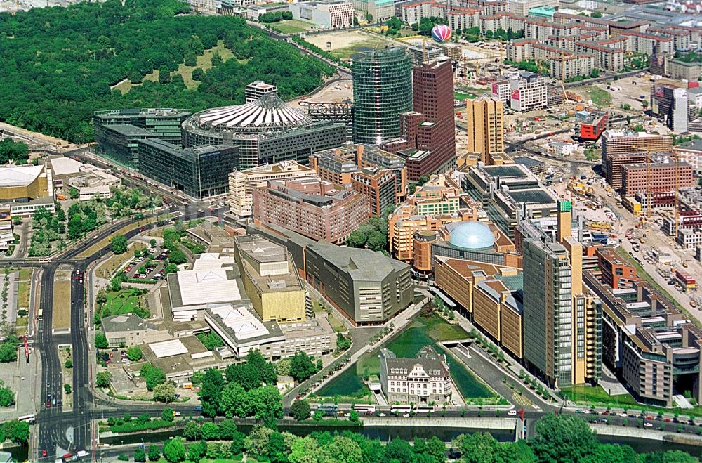 Berlin aus der Vogelperspektive: Potsdamer Platz im Innenstadt- Zentrum in Berlin