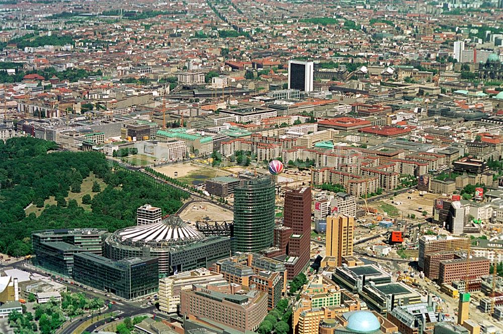 Luftaufnahme Berlin - Potsdamer Platz im Innenstadt- Zentrum in Berlin