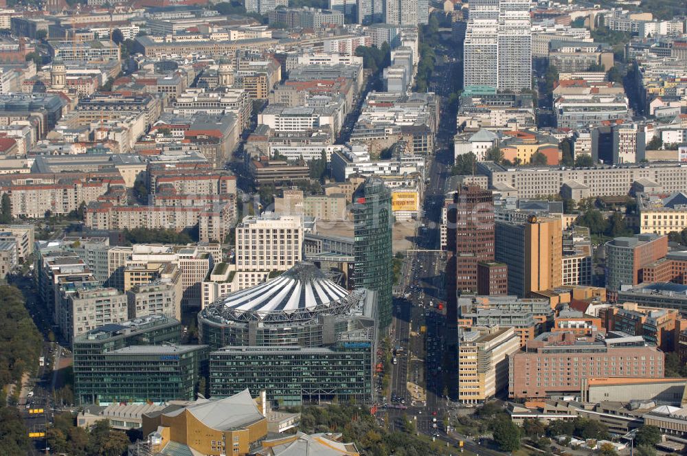 Luftbild Berlin - Potsdamer Platz und Sony-Center / Bahntower in Berlin