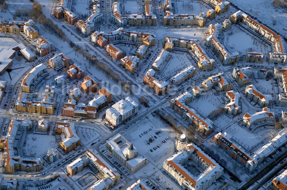 POTSDAM aus der Vogelperspektive: Potsdamer Stadtteil Kirchsteigfeld im Winter mit Schnee