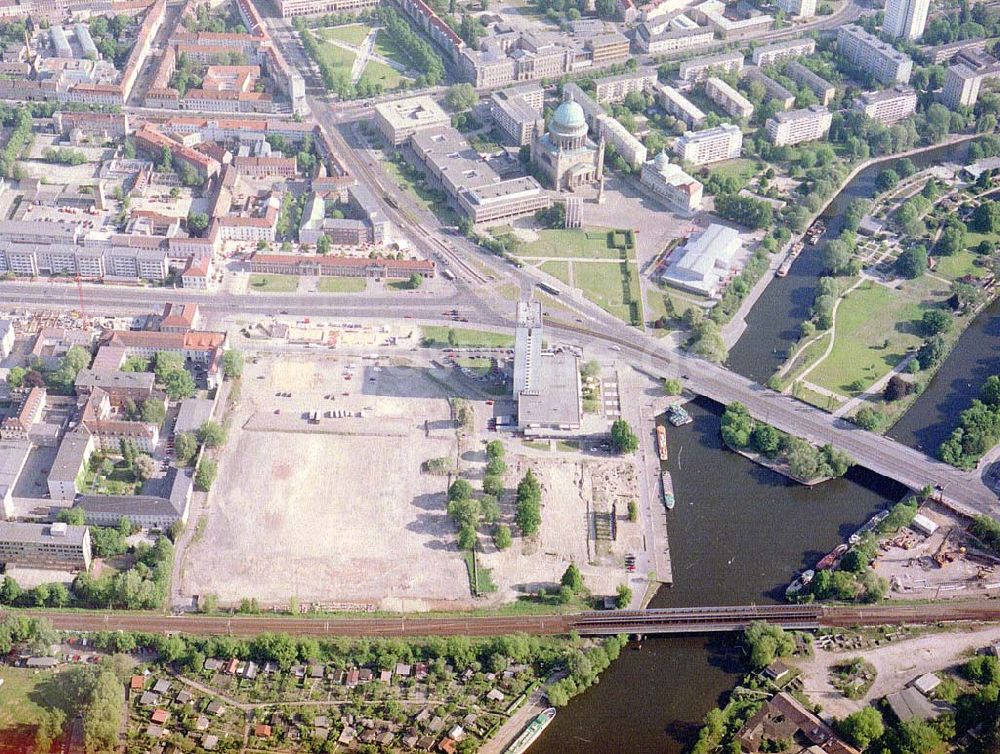 Potsdam von oben - Potsdamer Stadtzentrum am Hotel Potsdam.