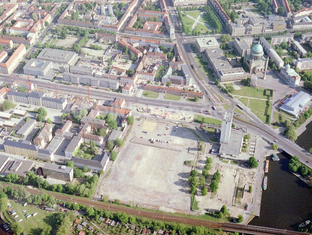 Potsdam aus der Vogelperspektive: Potsdamer Stadtzentrum am Hotel Potsdam.