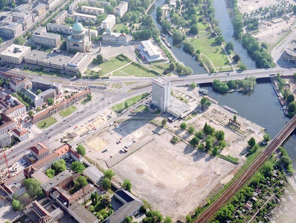 Potsdam von oben - Potsdamer Stadtzentrum am Hotel Potsdam.