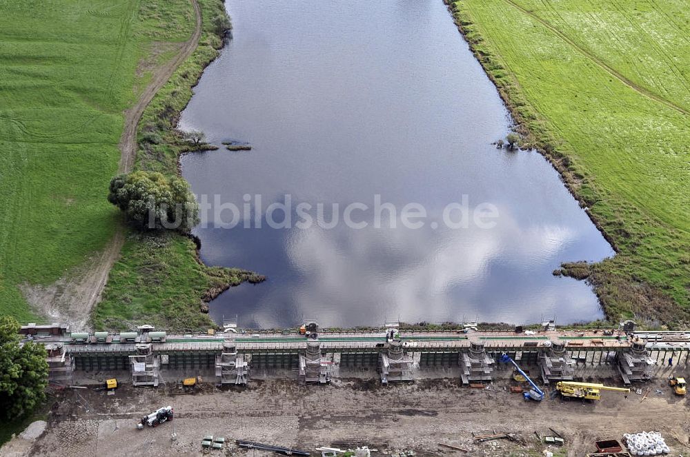 Luftbild Pretzien - Pretziener Wehr bei Schönebeck