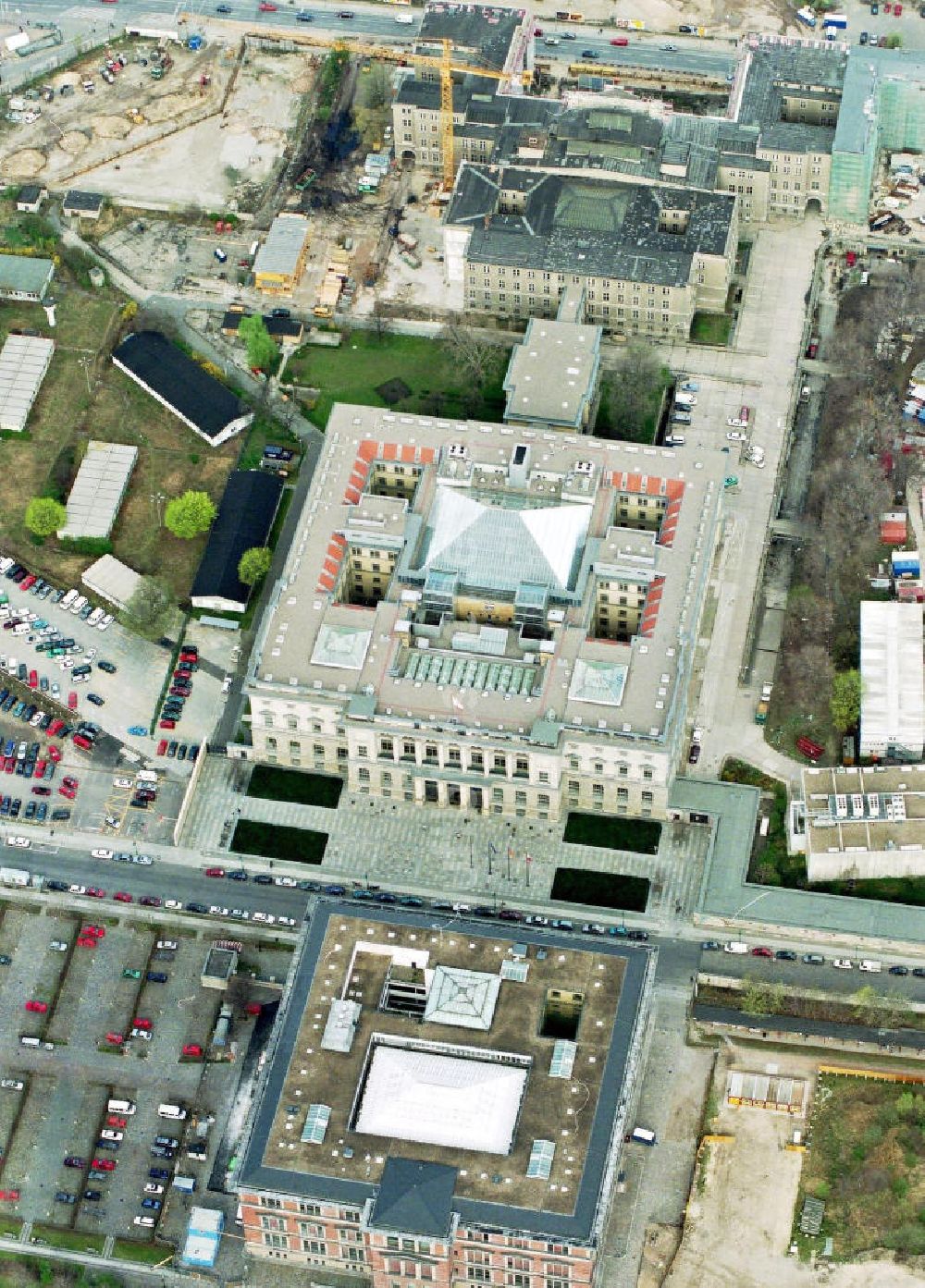 Berlin - Kreuzberg von oben - Preußischer Landtag mit Grophiusbau.