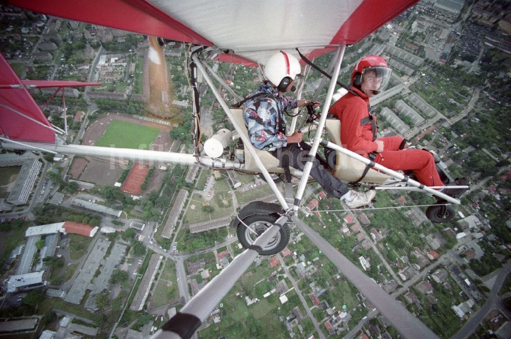 Fürstenwalde von oben - Privatfliegerei der Gründerzeit der Ultraleichtflug- Szene mit einem Ultraleichtflugzeug Sky Walker über Fürstenwalde im Bundesland Brandenburg