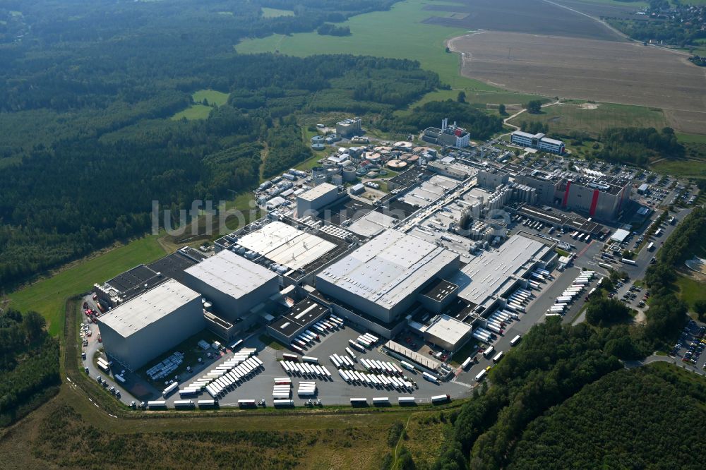 Feldschlößchen von oben - Produktionsanlagen des Unternehmens Sachsenmilch im Ortsteil Leppersdorf in Wachau im Bundesland Sachsen