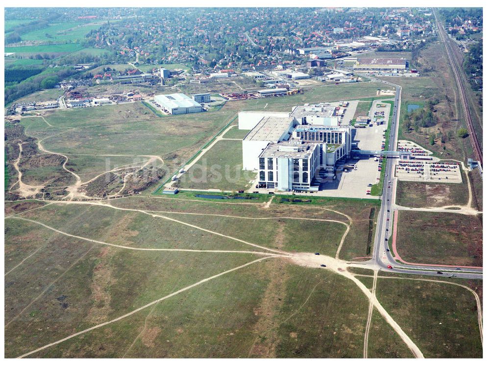 Falkensee / Seegefeld - Ost aus der Vogelperspektive: Produktionsstandort der HERLITZ AG im Industriegebiet Seegefeld - Ost / Falkensee.