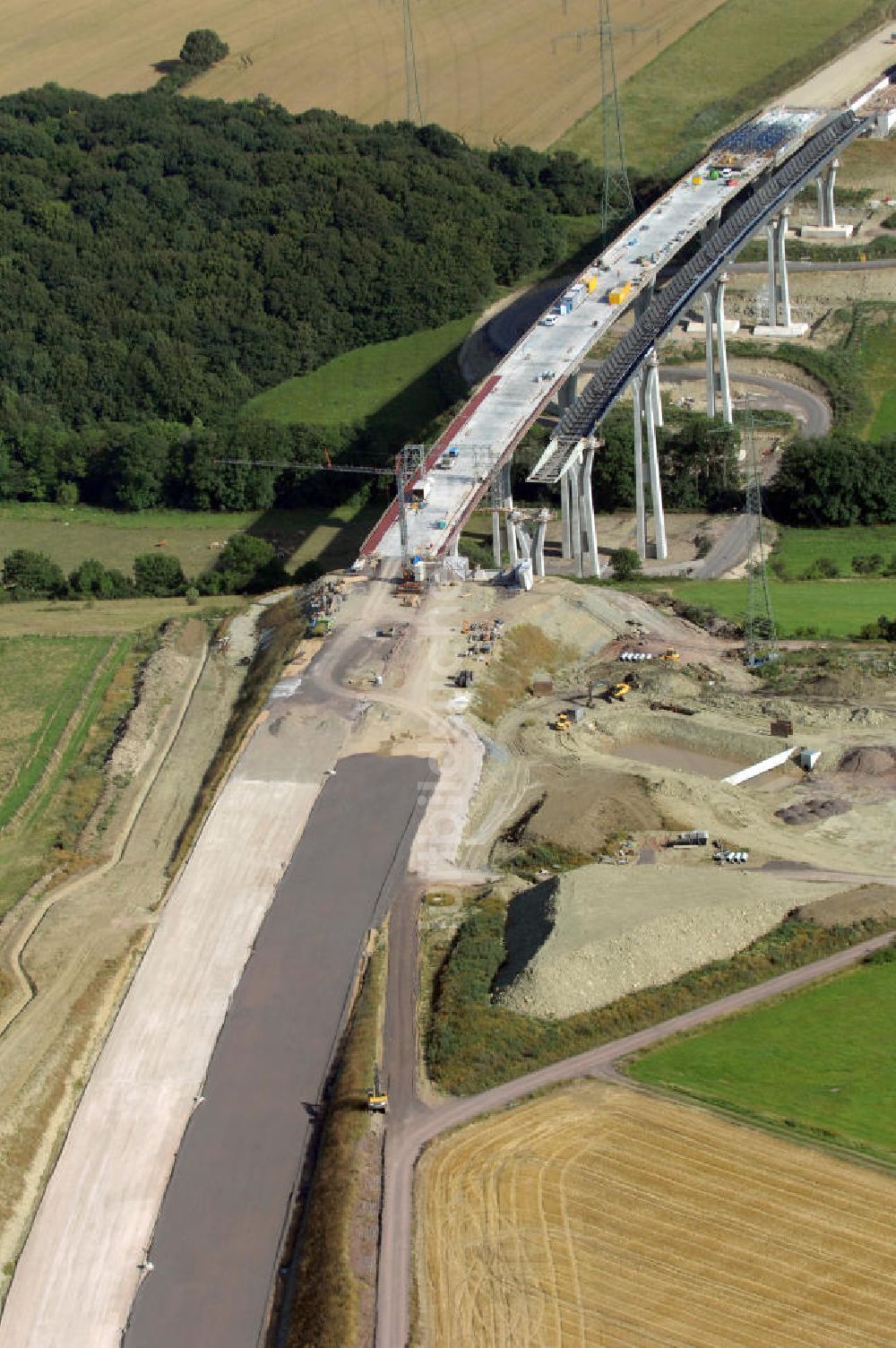 Ettenhausen von oben - Projekt Nordverlegung Hörselberge der Autobahn E40 / A4 bei Ettenhausen