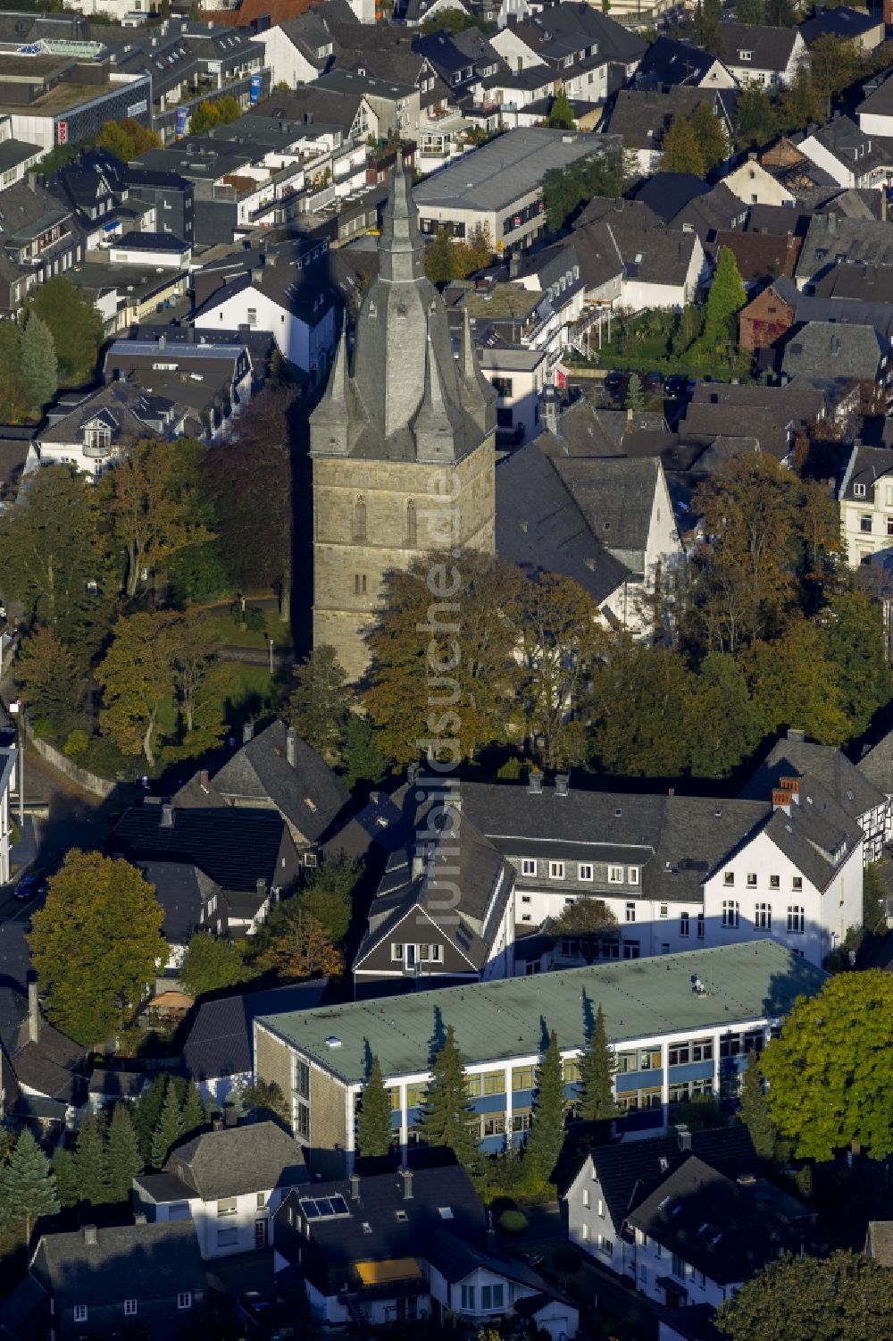 Brilon von oben - Propsteikirche St. Petrus und Andreas in Brilon im Bundesland Nordrhein-Westfalen