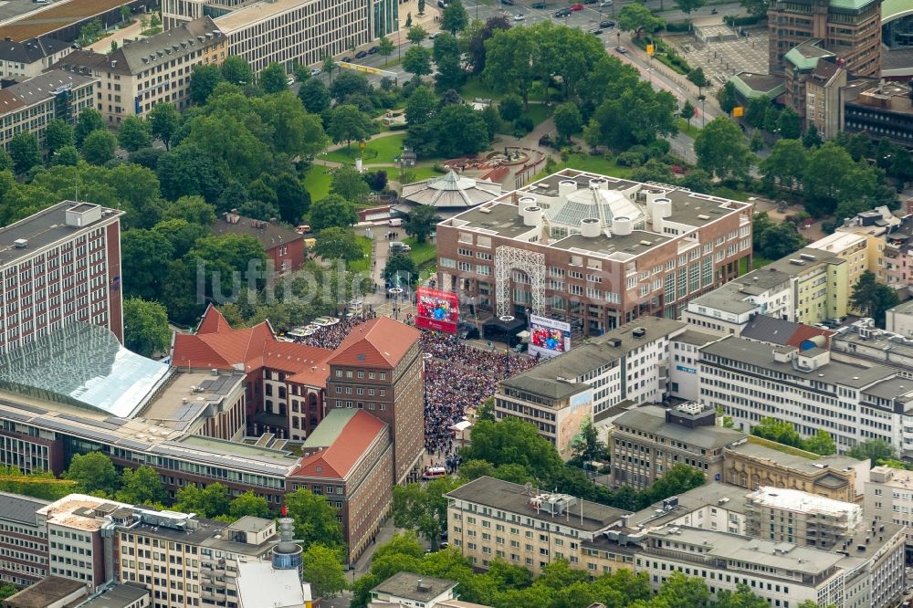 Dortmund aus der Vogelperspektive: Public Viewing in Dortmund im Bundesland Nordrhein-Westfalen