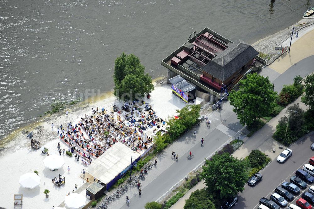 Luftbild Magdeburg - Public Viewing zum WM - Fußballspiel in Magdeburg