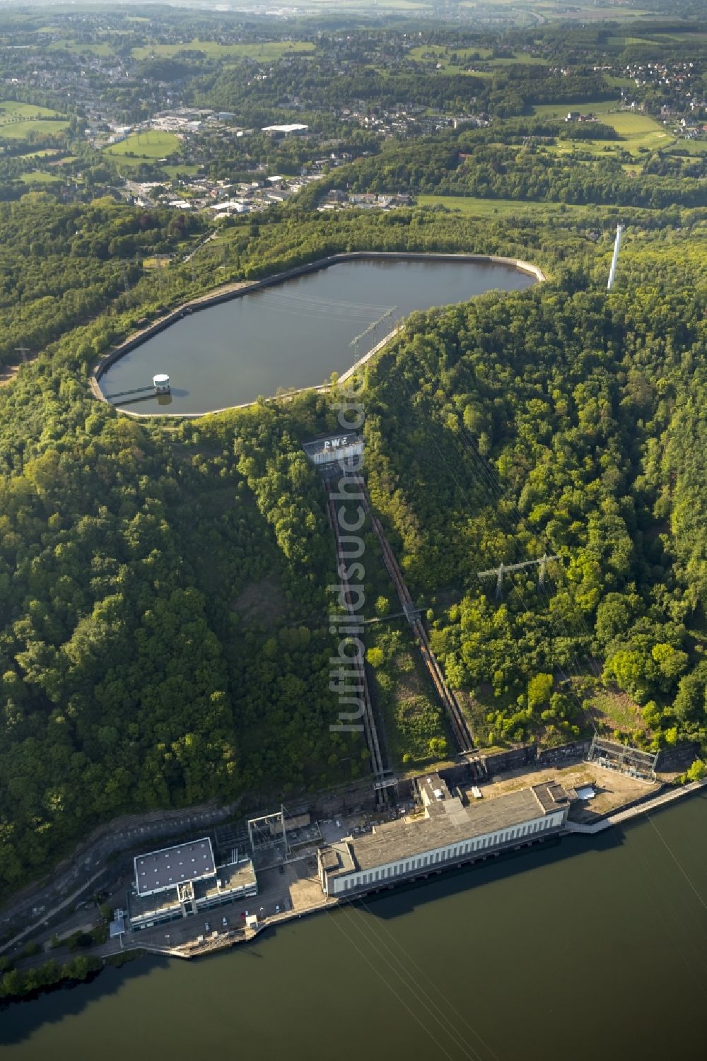 Herdecke aus der Vogelperspektive: Pumpspeicherkraftwerk Koepchenwerk, einem Wasserkraftwerk mit Energie- Speicher am Hengsteysee in in Herdecke im Bundesland Nordrhein-Westfalen