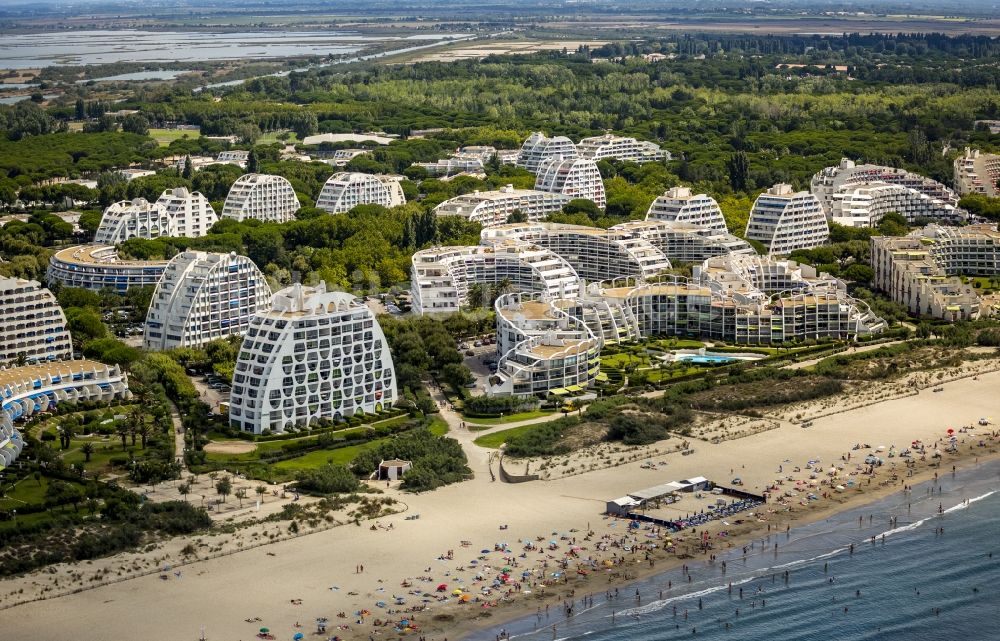 Luftbild La Grande-Motte - Pyramidenhäuser in La Grande-Motte in Frankreich