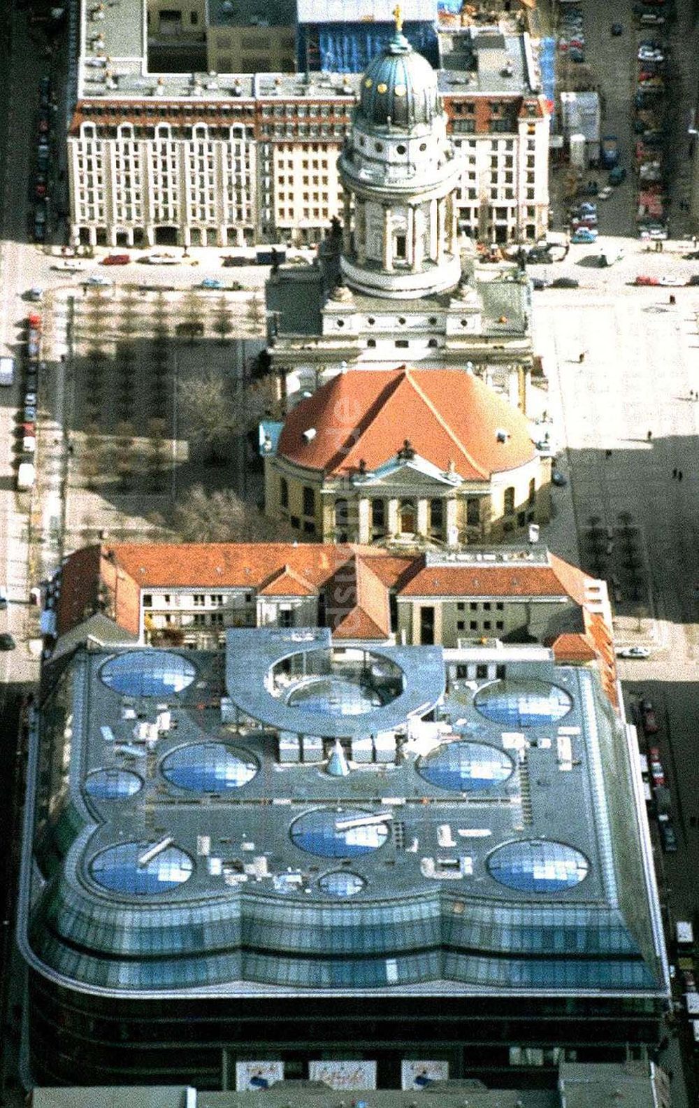 Berlin aus der Vogelperspektive: Quartier 207 an der Friedrichstrasse in Berlin Mitte.