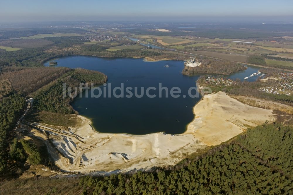 Haltern von oben - Quarzsandabbau am Baggersee Flaesheim auch bekannt als Silbersee in Haltern am See im Bundesland Nordrhein-Westfalen