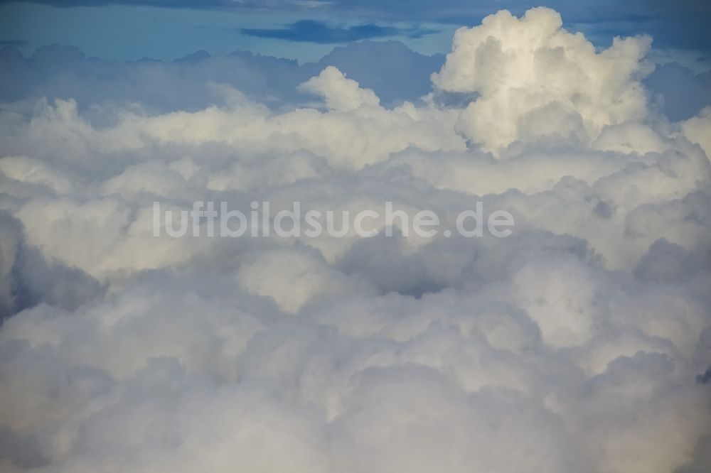 Luftbild Schwerin - Quell- Wolken verhangene Horizont - Landschaft bei Schwerin in Mecklenburg-Vorpommern