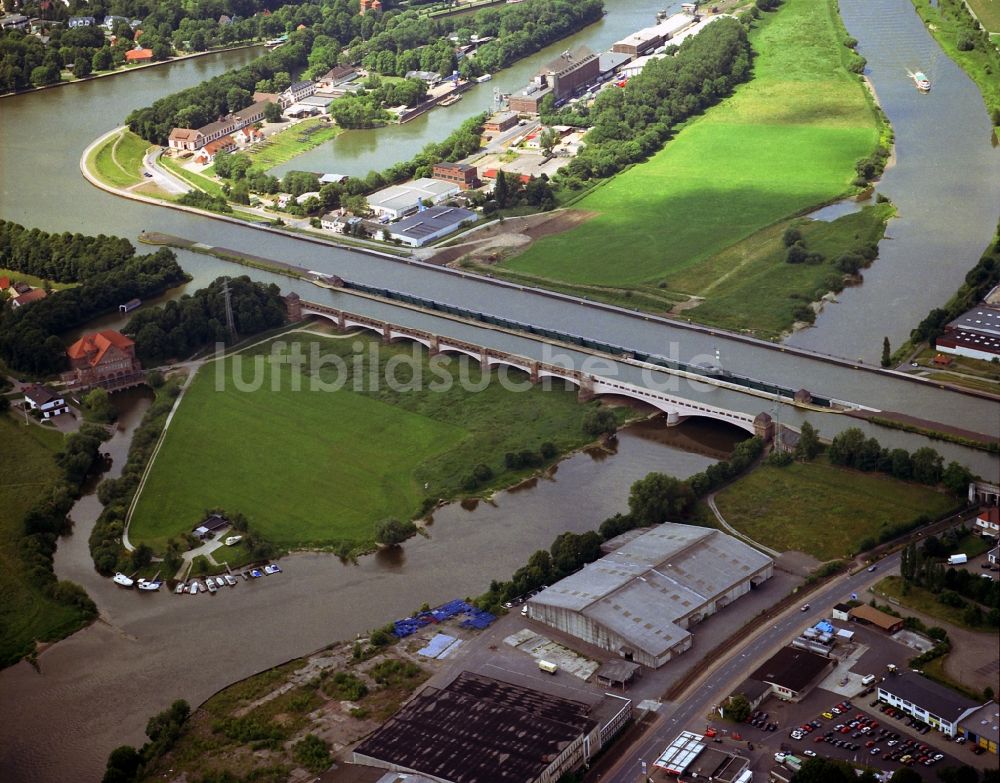 Luftaufnahme Minden - Querung der Trogbrücken des Mittelandkanales über der Weser in Minden im Bundesland Nordrhein-Westfalen