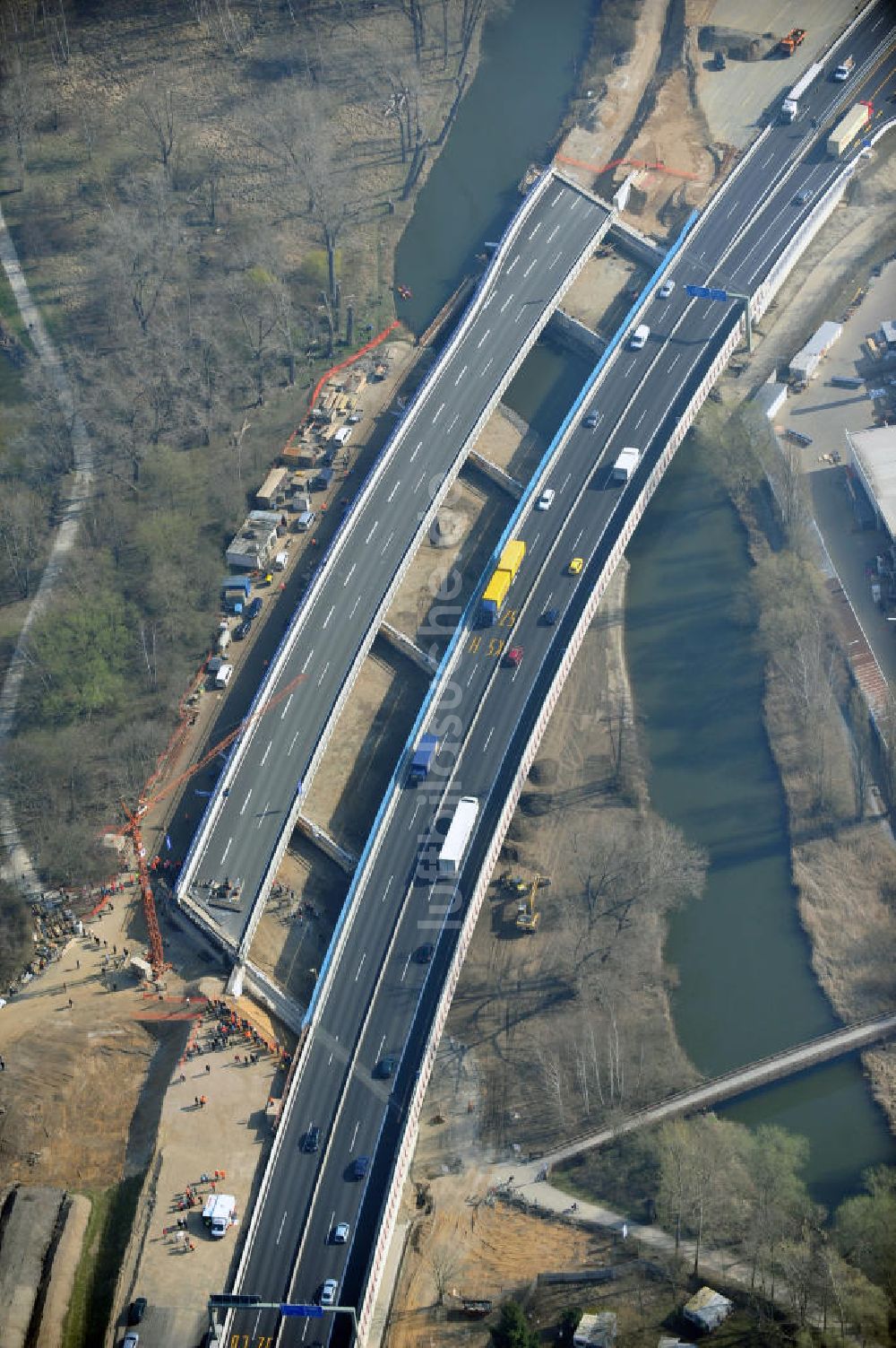 Braunschweig aus der Vogelperspektive: Querverschub Brücke beim Um- und Ausbau des Autobahndreieck Braunschweig-Südwest