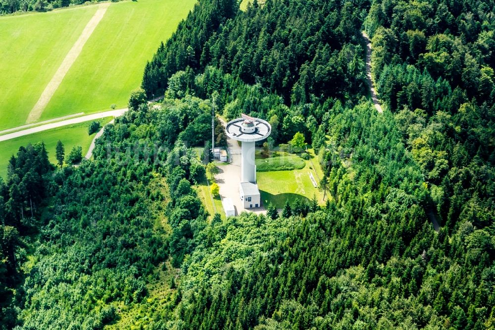 Gosheim von oben - Radar- Antennen- Sendeturm und Funkmast der Flugsicherung am Klippeneck ( Heuberg ) in Gosheim im Bundesland Baden-Württemberg