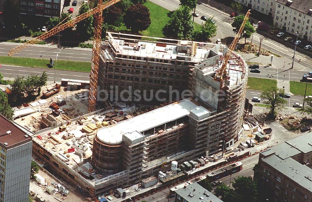 Luftaufnahme Berlin / Friedrichshain - 24.05.1994 Radsporthalle-Baustelle auf dem Gelände der ehemaligen Seelenbinderhalle