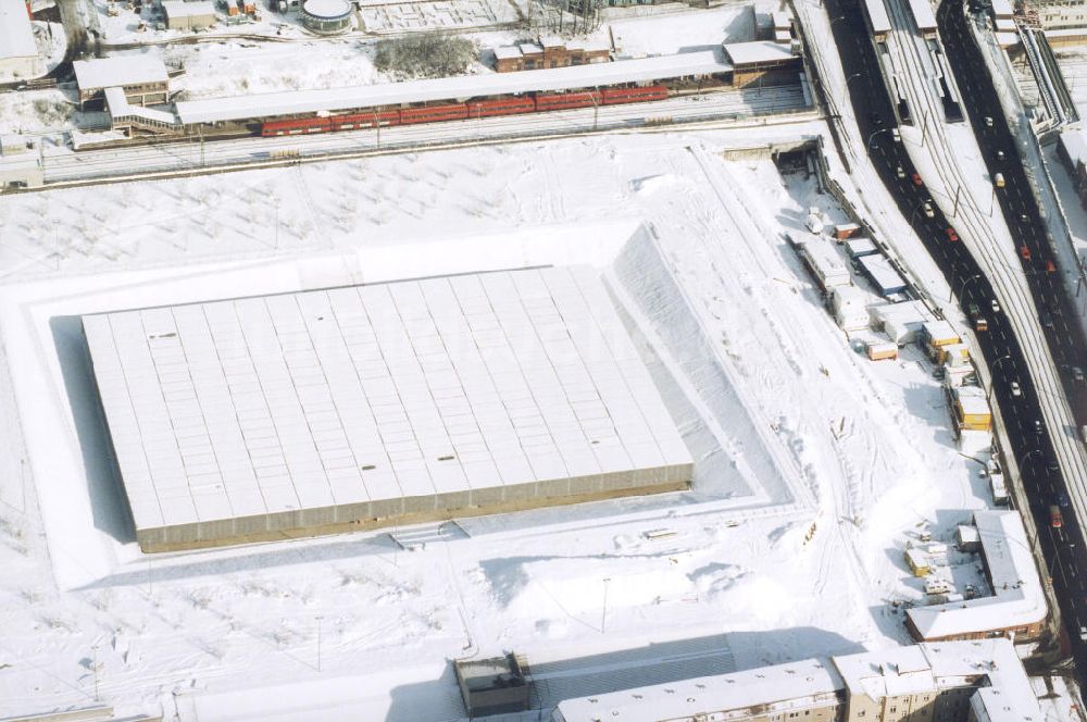 Berlin-Friedrichshain aus der Vogelperspektive: Radsporthalle VELEDROM an der Landsberger Allee in Berlin - Friedrichshain-.