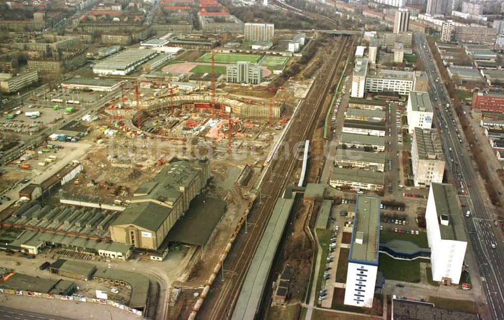 Luftaufnahme Berlin - 13.02.95 Radsporthallenbau an der Landsberger Allee/ Storkower Straße